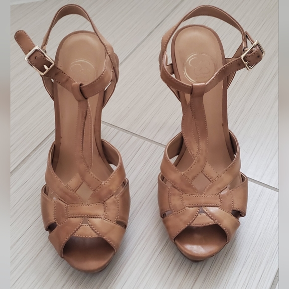 Jessica Simpson Platform Heels Size 8.5 - Picture 1 of 6